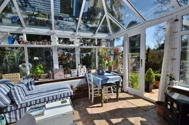  Image of 3 bedroom Detached house for sale in Harts Rise Alderholt Fordingbridge SP6 at Alderholt Fordingbridge, SP6 3AP