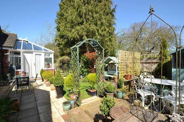  Image of 3 bedroom Detached house for sale in Harts Rise Alderholt Fordingbridge SP6 at Alderholt Fordingbridge, SP6 3AP