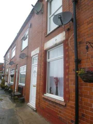  Image of 2 bedroom Terraced house to rent in Alexander Street Tyldesley Manchester M29 at Alexander Street Tyldesley Manchester, M29 8DX
