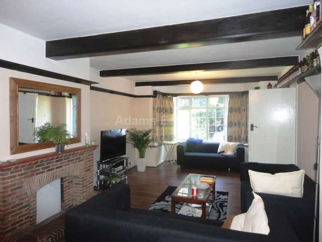  Image of 6 bedroom Semi-Detached house to rent in Alexandra Road Reading RG1 at Alexandra Road  Reading, RG1 5PP
