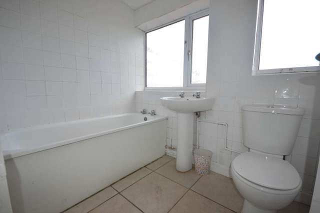  Image of 3 bedroom Detached house for sale in Alford Road Erith DA8 at Alford Road  Erith, DA8 1PP
