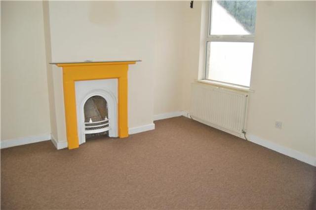  Image of 3 bedroom Terraced house to rent in Alfred Street Tredworth Gloucester GL1 at Gloucester, GL1 4BU