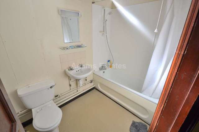  Image of 1 bedroom Flat to rent in Allcroft Road Reading RG1 at Allcroft Road  Reading, RG1 5DJ