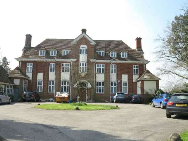  Image of 3 bedroom Flat to rent in Swallowfield Road Arborfield Reading RG2 at Swallowfield Road  Reading, RG2 9JU