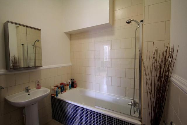  Image of 1 bedroom Flat to rent in Ardleigh Road London N1 at Islington  London, N1 4HP