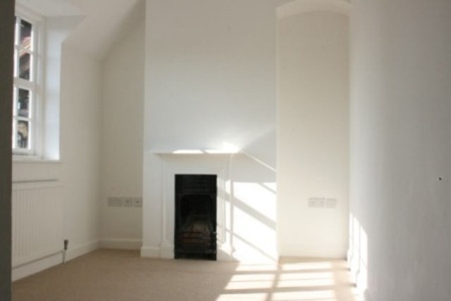  Image of 2 bedroom Cottage to rent in Asmuns Place London NW11 at Asmuns Place  London, NW11 7XG