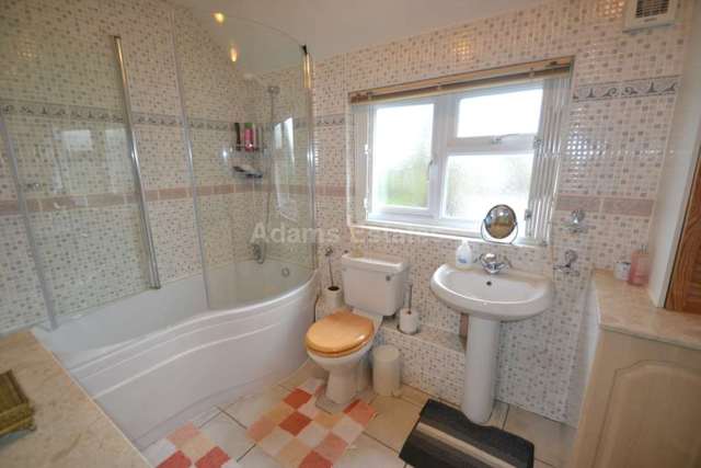  Image of 5 bedroom Semi-Detached house to rent in Avebury Square Reading RG1 at Avebury Square  Reading, RG1 5JH