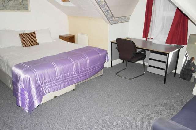  Image of 1 bedroom End of Terrace to rent in Avenue Hill Leeds LS8 at Chapel Allerton, LS8 4EY
