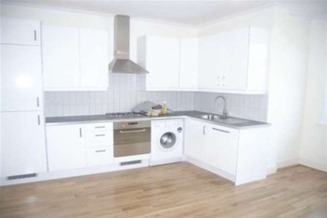  Image of 2 bedroom Flat to rent in Babbacombe Road Bromley BR1 at Bromley, BR1 3LW