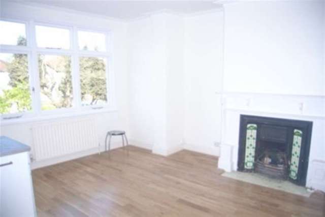  Image of 2 bedroom Flat to rent in Babbacombe Road Bromley BR1 at Bromley, BR1 3LW