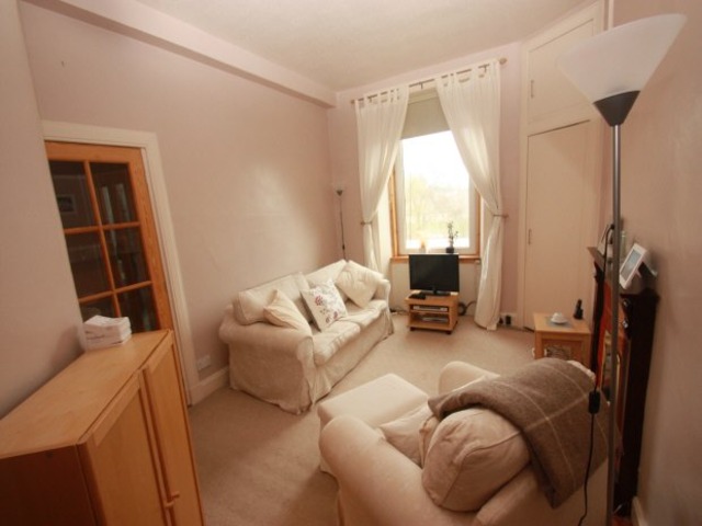  Image of 1 bedroom Flat to rent in Balcarres Street Edinburgh EH10 at Morningside, EH10 5JQ