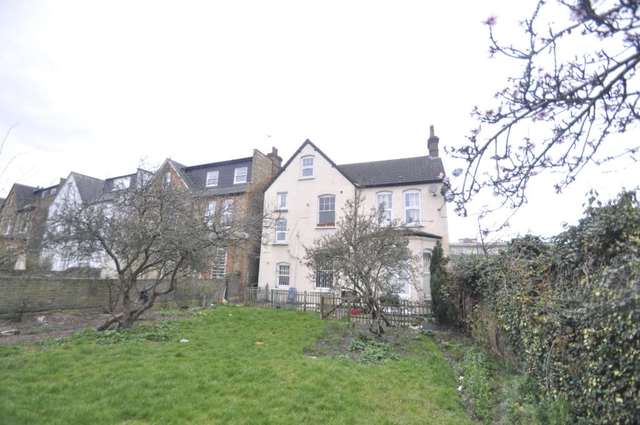  Image of 5 bedroom Semi-Detached house to rent in Balham High Road London SW17 at Balham High Road  London, SW17 7BG