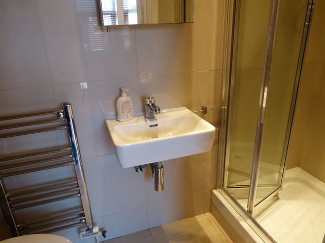  Image of Studio flat to rent in Ballards Lane London N3 at FINCHLEY CENTRAL  LONDON, N3 2DN