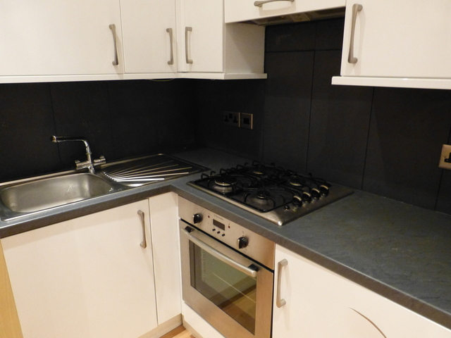  Image of Studio flat to rent in Ballards Lane London N3 at FINCHLEY CENTRAL  LONDON, N3 2DN