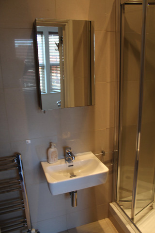  Image of Studio flat to rent in Ballards Lane London N3 at Ballards Lane Finchley London, N3 2DN