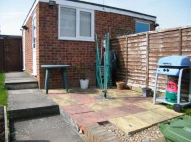  Image of 3 bedroom End of Terrace for sale in Balmoral Close Evesham WR11 at Evesham Worcestershire Evesham, WR11 4QN