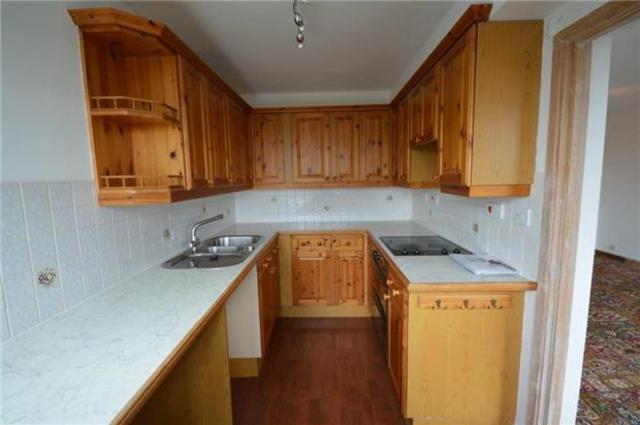  Image of 2 bedroom Flat to rent in Clarendon Road Wallington SM6 at Surrey, SM6 8QU