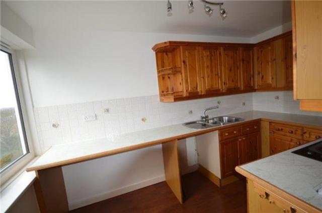  Image of 2 bedroom Flat to rent in Clarendon Road Wallington SM6 at Surrey, SM6 8QU