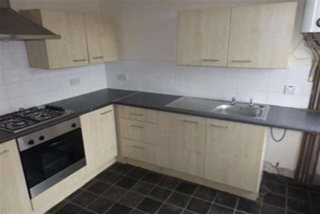  Image of 1 bedroom Flat to rent in Barlow Road Levenshulme Manchester M19 at Manchester, M19 3EF
