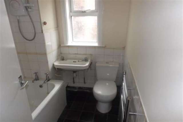  Image of 1 bedroom Flat to rent in Barlow Road Levenshulme Manchester M19 at Manchester, M19 3EF