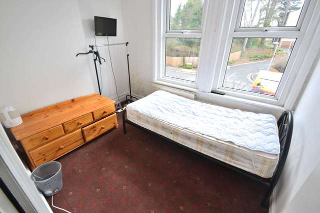  Image of 1 bedroom House Share to rent in Basingstoke Road Reading RG2 at Basingstoke Road  Reading, RG2 0EL