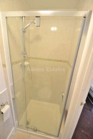  Image of 1 bedroom House Share to rent in Basingstoke Road Reading RG2 at Basingstoke Road  Reading, RG2 0EL