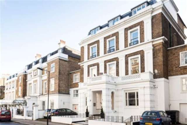  Image of Flat to rent in Craven Hill London W2 at London, W2 3EN