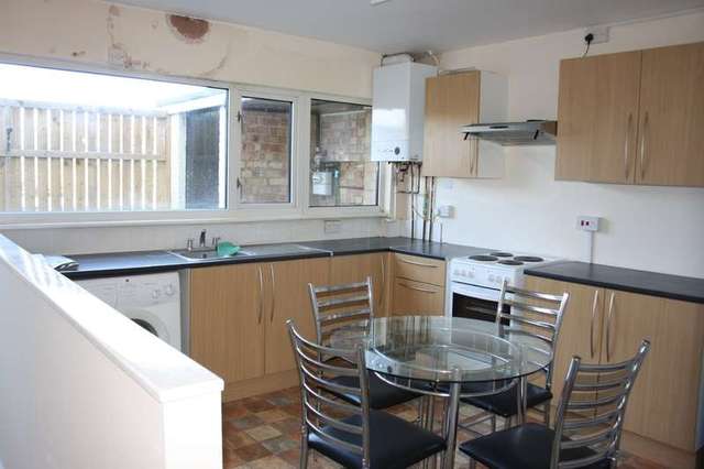  Image of 3 bedroom Maisonette to rent in Bedwell Crescent Stevenage SG1 at Stevenage, SG1 1NA
