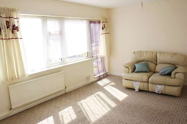  Image of 3 bedroom Maisonette to rent in Bedwell Crescent Stevenage SG1 at Stevenage, SG1 1NA