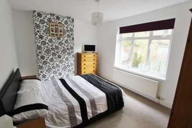  Image of 4 bedroom Terraced house for sale in Beechwood Road Caterham CR3 at Beechwood Road  Caterham, CR3 6NE