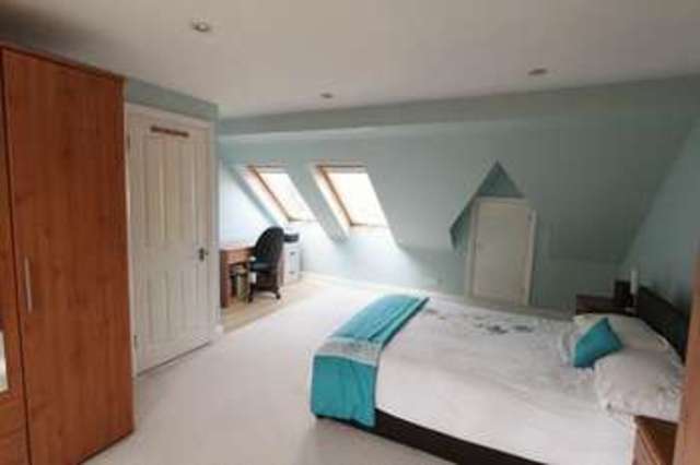  Image of 4 bedroom Terraced house for sale in Beechwood Road Caterham CR3 at Beechwood Road  Caterham, CR3 6NE