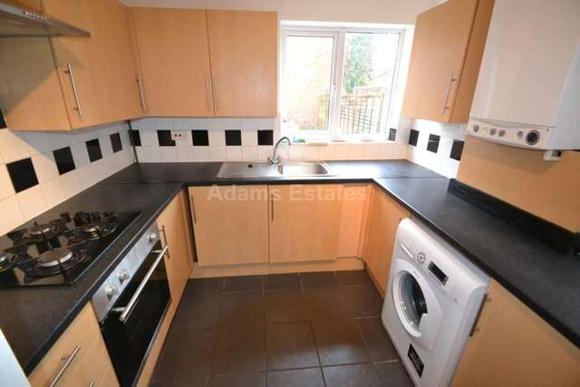  Image of 1 bedroom House Share to rent in Beresford Road Reading RG30 at Beresford Road  Reading, RG30 1BX