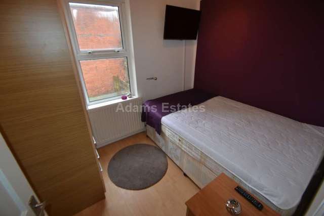  Image of 1 bedroom House Share to rent in Beresford Road Reading RG30 at Beresford Road  Reading, RG30 1BX