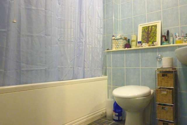  Image of 1 bedroom Flat to rent in Birchend Close South Croydon CR2 at South Croydon, CR2 7DS