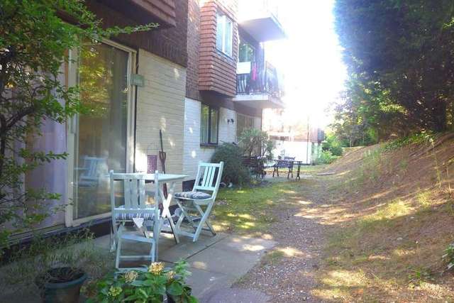  Image of 1 bedroom Flat to rent in Birchend Close South Croydon CR2 at South Croydon, CR2 7DS