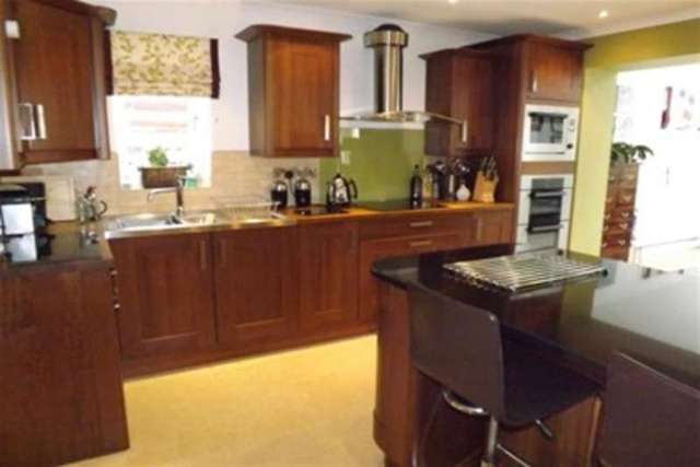  Image of 4 bedroom Detached house to rent in Birkdale Close Macclesfield SK10 at Macclesfield, SK10 2UA