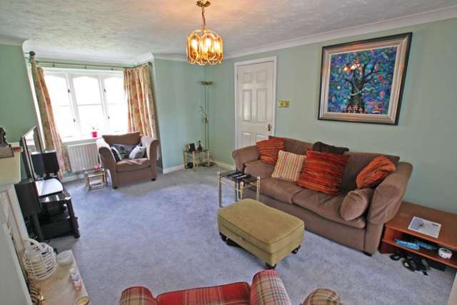  Image of 4 bedroom Detached house for sale in Blackwater Way Didcot OX11 at Blackwater Way  Didcot, OX11 7RL