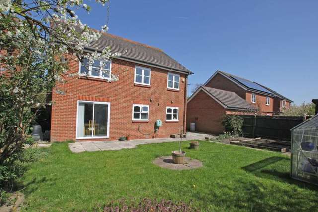  Image of 4 bedroom Detached house for sale in Blackwater Way Didcot OX11 at Blackwater Way  Didcot, OX11 7RL