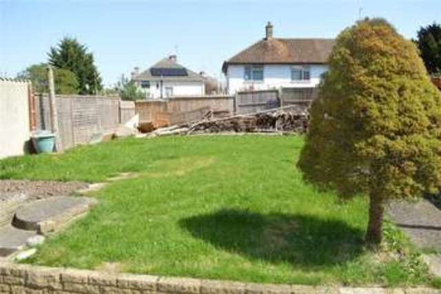  Image of 3 bedroom End of Terrace for sale in Blandford Road Reading RG2 at Reading Berkshire Whitley, RG2 8RA