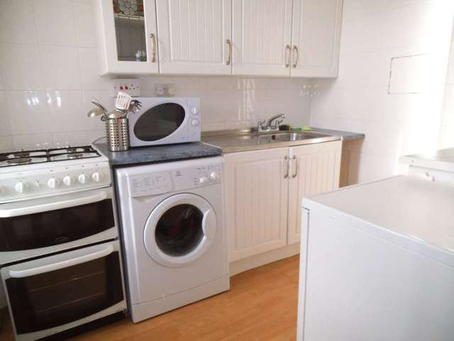  Image of 1 bedroom Flat to rent in Blythswood Drive Paisley PA3 at Blythswood Drive (  Paisley, PA3 2ES