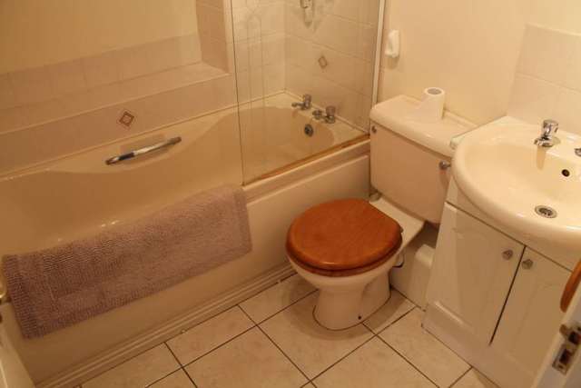  Image of 3 bedroom Semi-Detached house to rent in Bobbins Gate Paisley PA1 at Bobbins Gate  Paisley, PA1 2NY