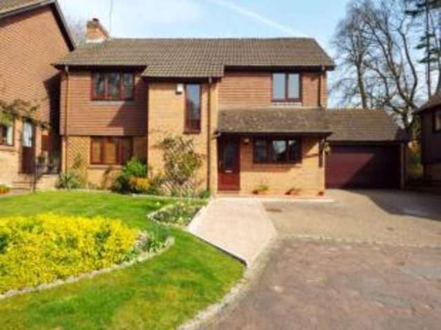  Image of 4 bedroom Detached house for sale in Grange Road Bracknell RG12 at Bracknell Berkshire Easthampstead, RG12 2HZ