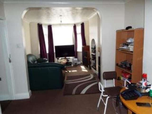  Image of 3 bedroom Terraced house for sale in Bradley Road Luton LU4 at Luton Bedfordshire Leagrave, LU4 8SW