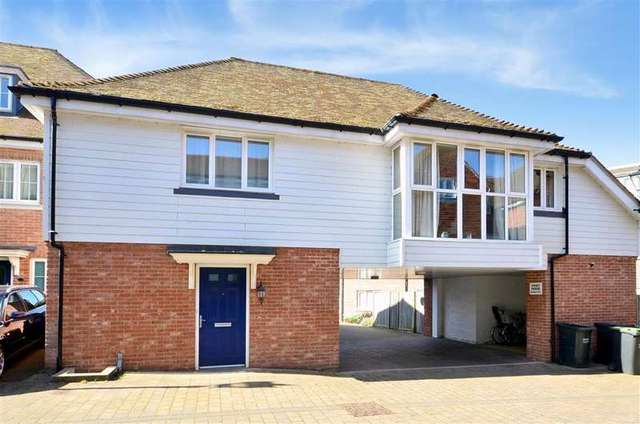  Image of 2 bedroom Maisonette for sale in Bradley Street Tonbridge TN9 at Tonbridge Kent Tonbridge, TN9 1HW