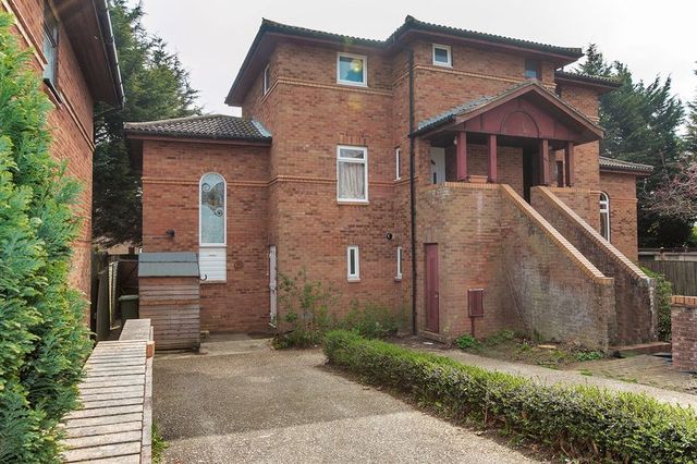  Image of 2 bedroom Flat for sale in Bradwell Common Boulevard Bradwell Common Milton Keynes MK13 at Bradwell Common Boulevard Bradwell Common Milton Keynes, MK13 8ER