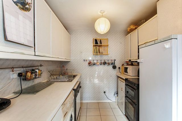  Image of 2 bedroom Flat for sale in Bradwell Common Boulevard Bradwell Common Milton Keynes MK13 at Bradwell Common Boulevard Bradwell Common Milton Keynes, MK13 8ER