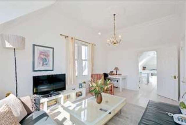  Image of 1 bedroom Property to rent in Briardale Gardens London NW3 at Briardale Gardens Hampstead Hampstead, NW3 7PP