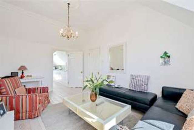  Image of 1 bedroom Property to rent in Briardale Gardens London NW3 at Briardale Gardens Hampstead Hampstead, NW3 7PP