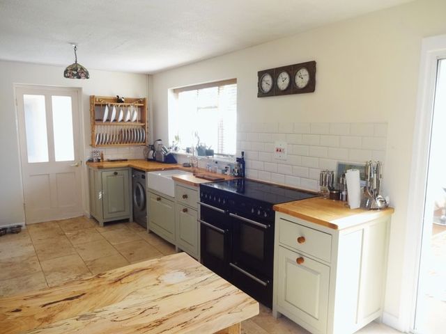  Image of 4 bedroom Detached house for sale in Bridewell Lane Shapwick Bridgwater TA7 at Bridewell Lane Shapwick Bridgwater, TA7 9NQ
