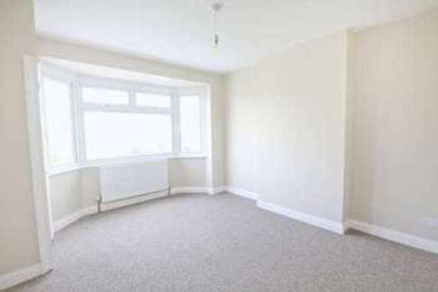  Image of 3 bedroom Semi-Detached house to rent in Broad Walk London SE3 at Broadwalk  Blackheath, SE3 8NF